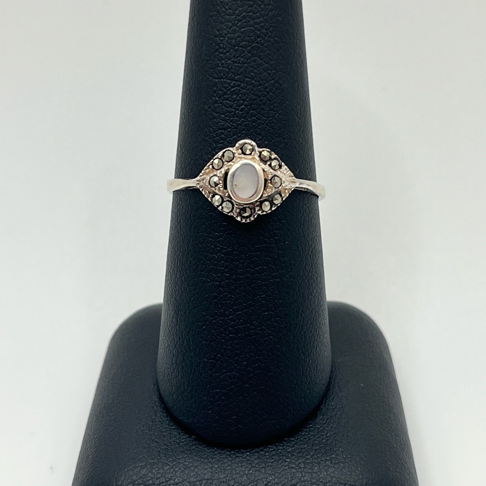 Elegant Silver Ring with White Stone
